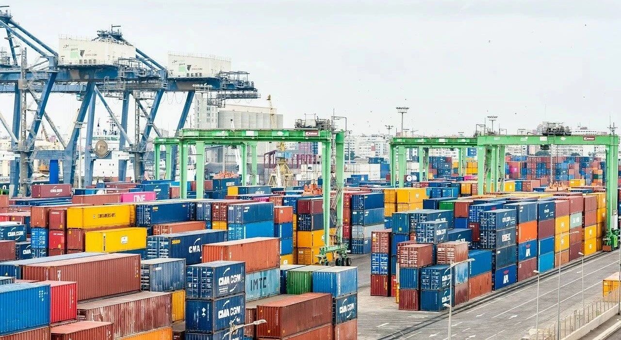 外贸资讯 | 近200%，阿里巴巴国际站线上服务海运货柜量暴涨；荷兰基金会起诉亚马逊！